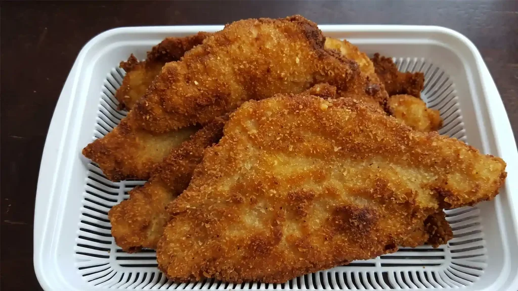 דג סול מטוגן בפירורי לחם כמו שניצל